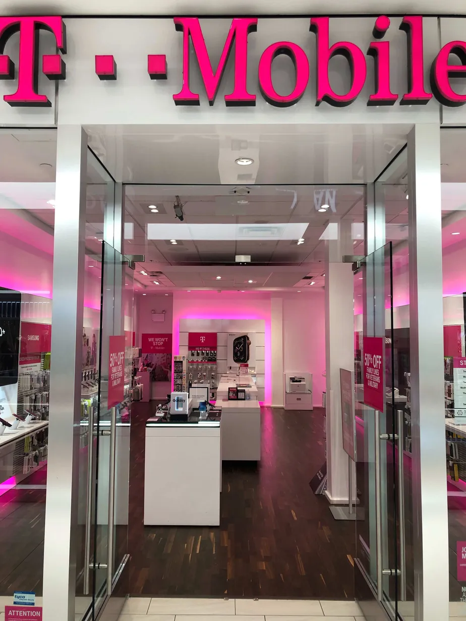 Exterior photo of T-Mobile store at Willowbrook Mall (wayne Nj), Wayne, NJ
