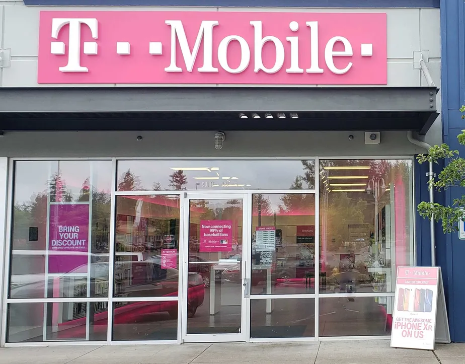 Exterior photo of T-Mobile store at 224th & Meridian Ave, Graham, WA