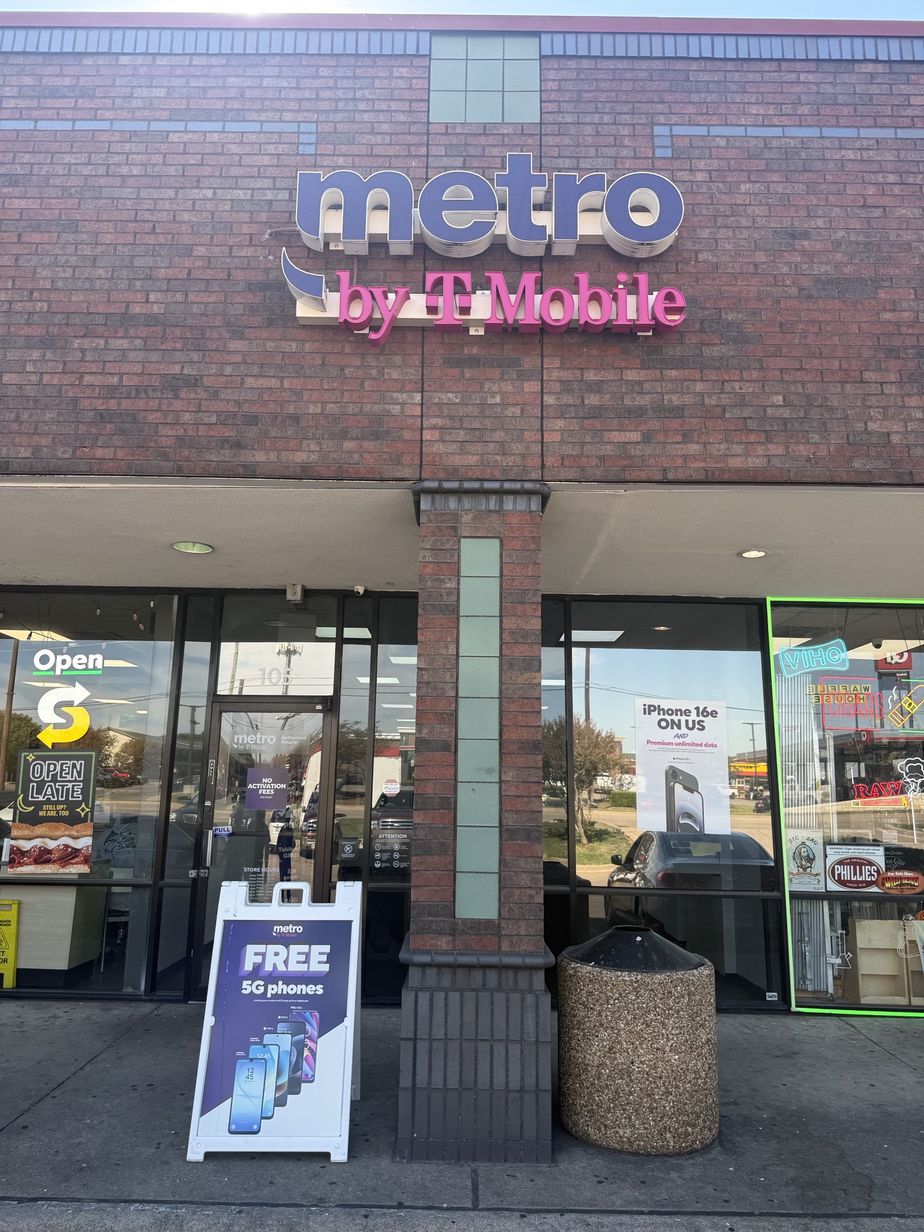 Metro by T-Mobile 3250 W Pleasant Run Rd - 3250 W Pleasant Run Rd 