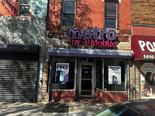 Metro by T-Mobile 1414 Point Breeze Ave - 1414 Point Breeze Ave