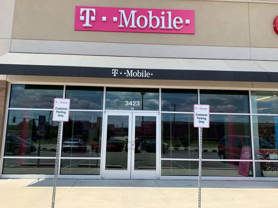 Exterior photo of T-Mobile store at Towne Blvd. & Village Drive, Middletown, OH