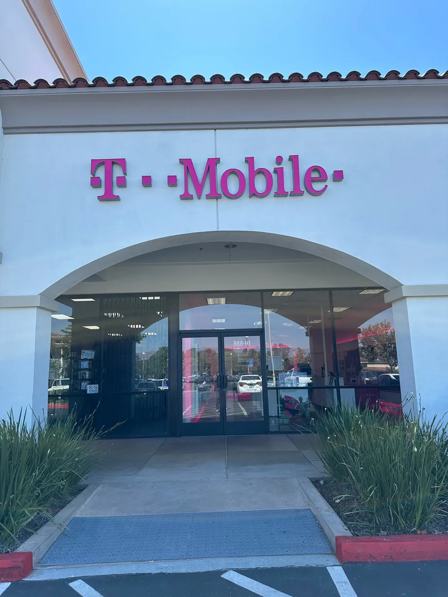  Exterior photo of T-Mobile Store at New LA Ave & Miller Pkwy, Moorpark, CA 