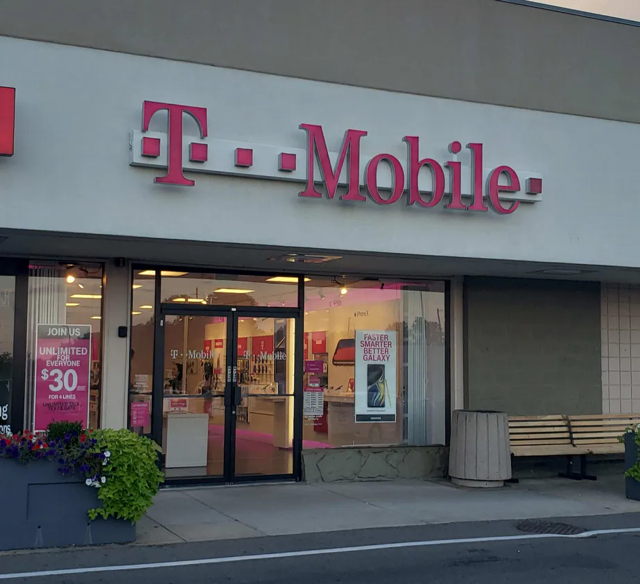 Exterior photo of T-Mobile store at Wadsworth & Jewell 2, Lakewood, CO