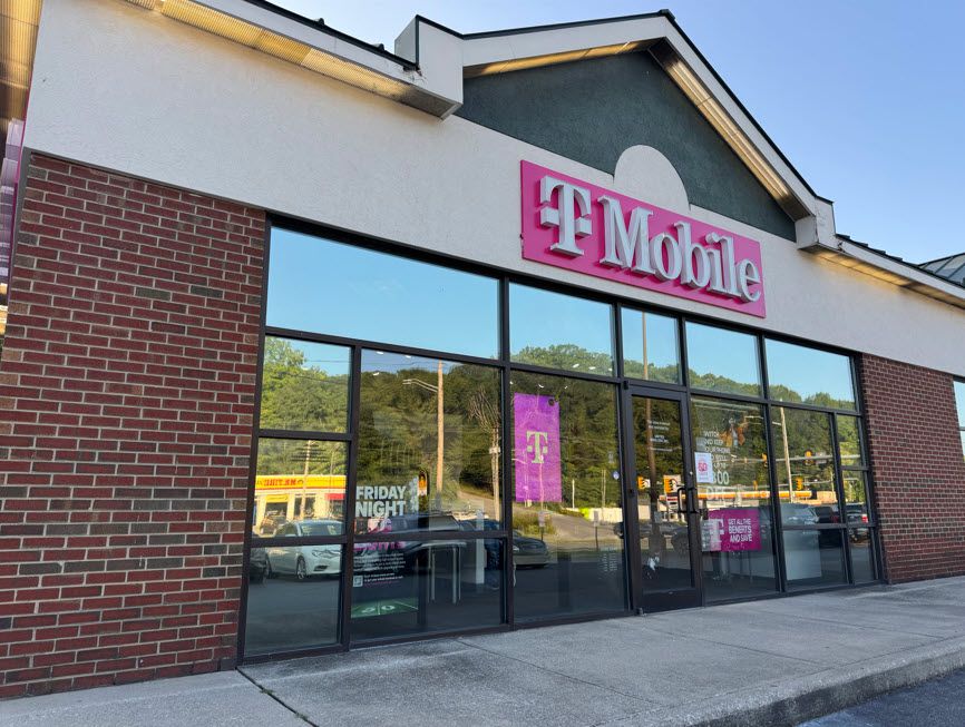 Exterior photo of T-Mobile Store at Franklin Rd SW & Electric Rd, Roanoke, VA