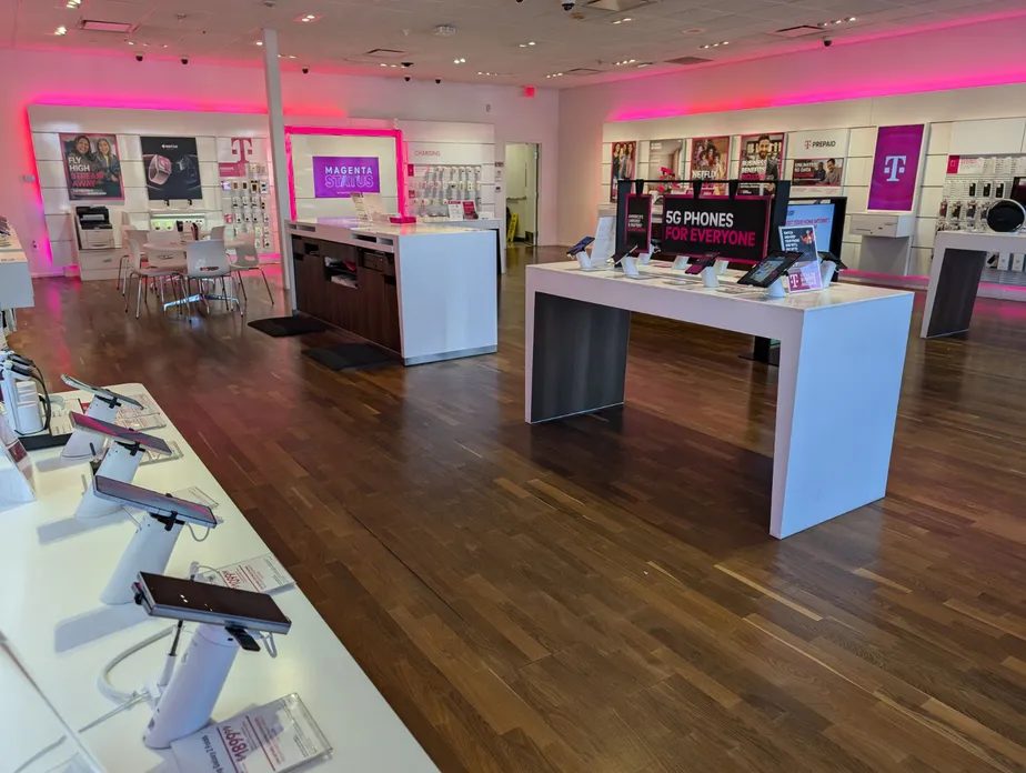  Interior photo of T-Mobile Store at Lake Pleasant & Happy Valley, Peoria, AZ 