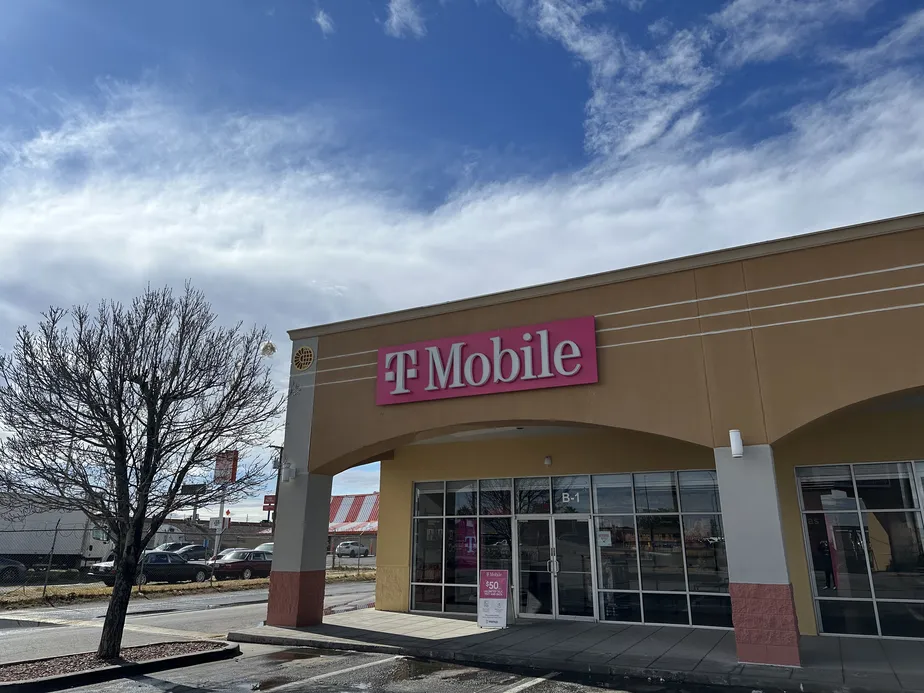  Exterior photo of T-Mobile Store at Loop 375 & Alameda Boulevard, El Paso, TX 