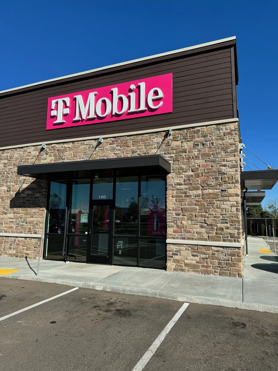  Exterior photo of T-Mobile Store at Richmond & Hamilton, New Richmond, WI 