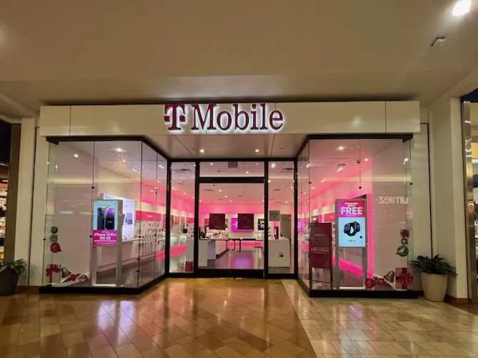 Exterior photo of T-Mobile Store at Capital Mall, Olympia, WA