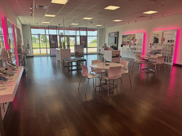 Interior photo of T-Mobile Store at Grand & Winfield, Mount Pleasant, IA