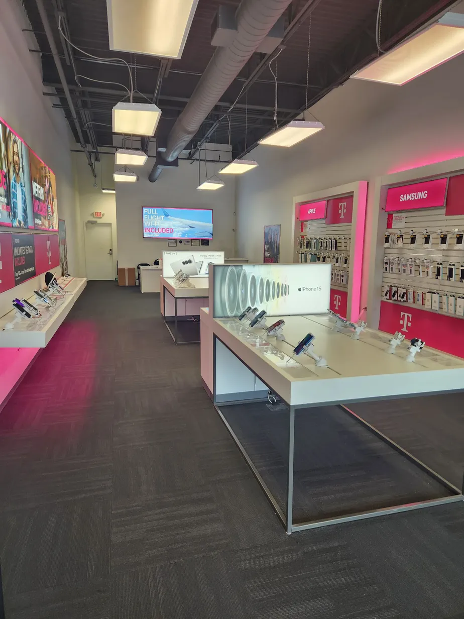  Interior photo of T-Mobile Store at N 180th St & Burke St, Omaha, NE 