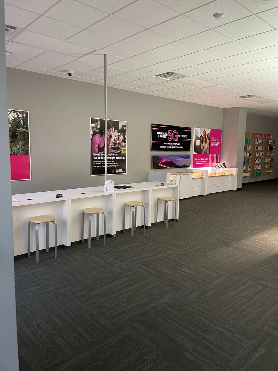  Interior photo of T-Mobile Store at Suncrest Town Centre Dr & Stewartstown Rd 2, Morgantown, WV 