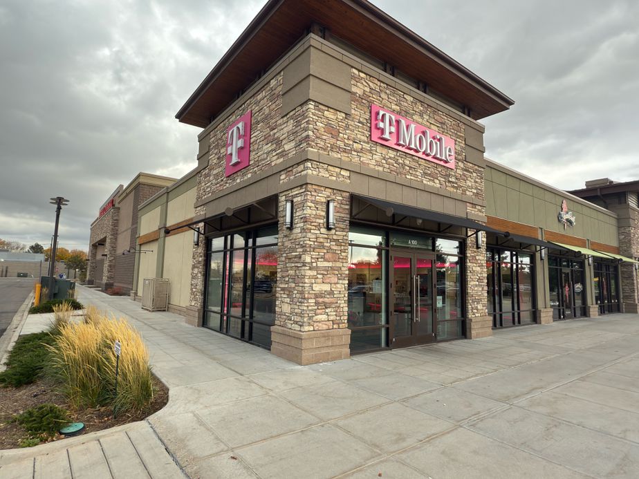 Exterior photo of T-Mobile Store at Village At The Peaks, Longmont, CO