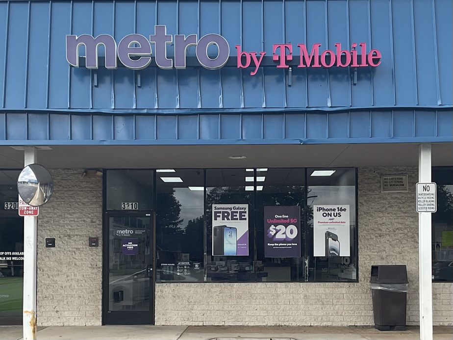 Metro by T-Mobile 3210 Chichester Avenue - 3210 Chichester Avenue