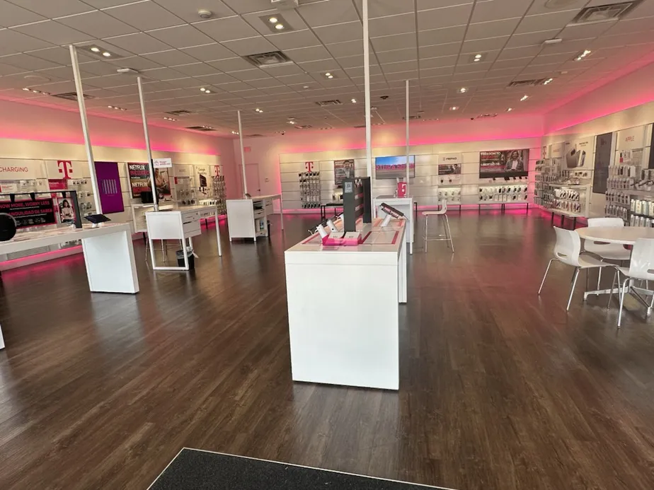  Interior photo of T-Mobile Store at Hwy 75 & Knox, Dallas, TX 
