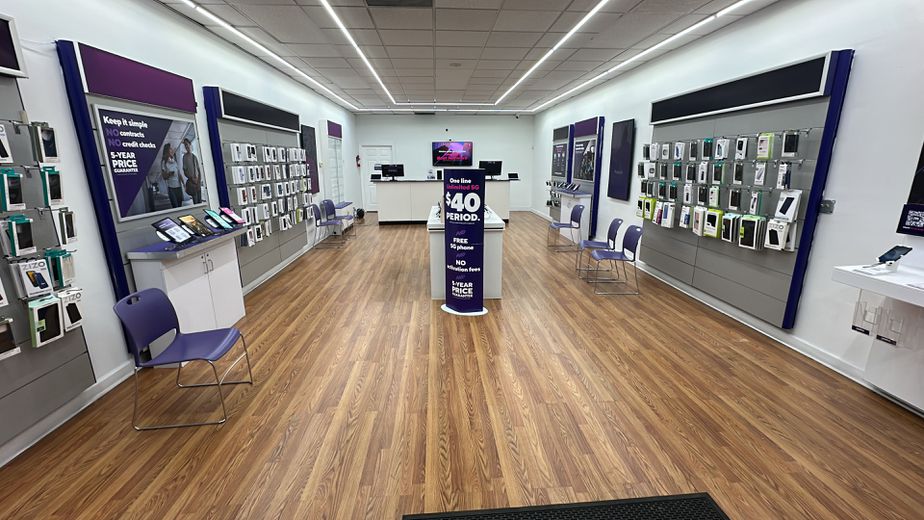 Metro by T-Mobile 6248 N Western Ave - 6248 N Western Ave 