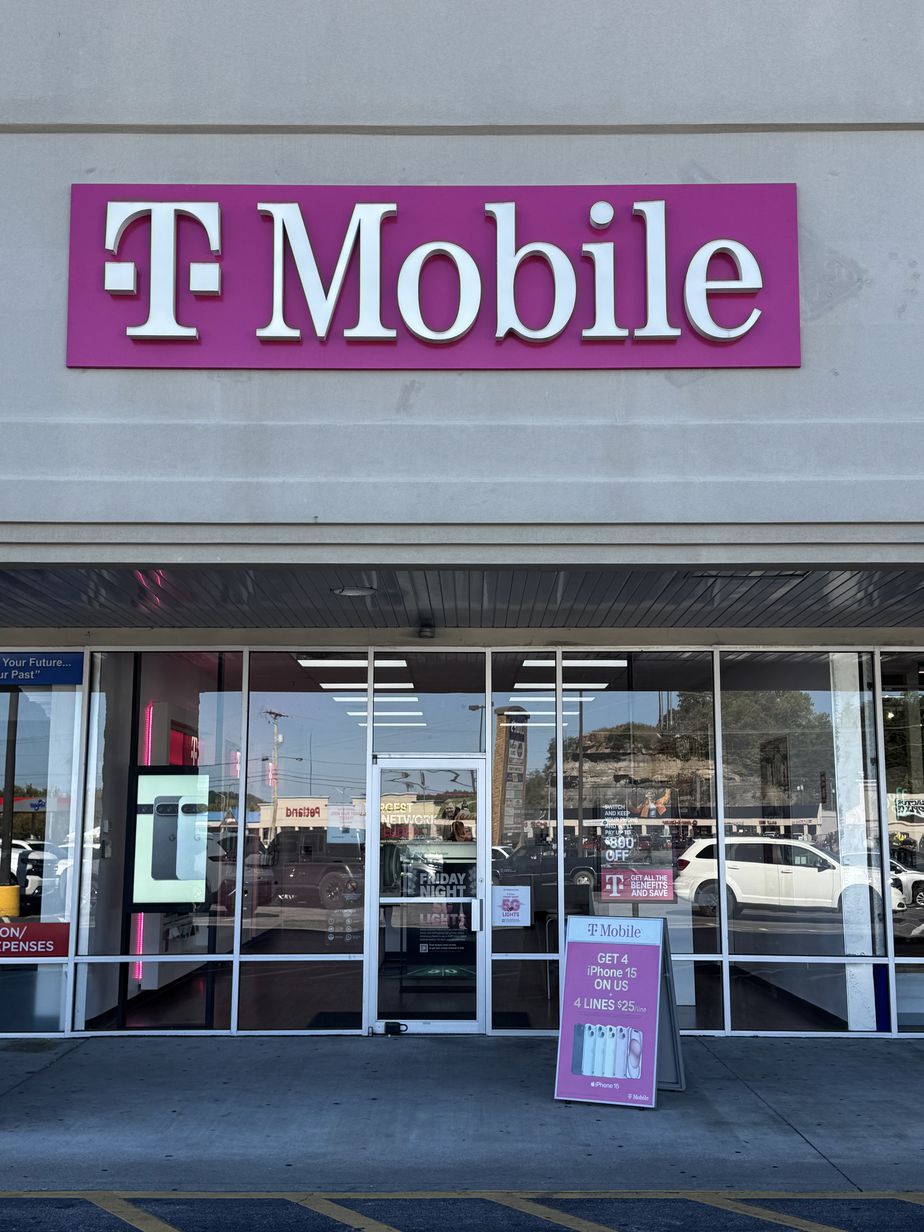 Exterior photo of T-Mobile Store at Diederich Blvd & Russell Rd, Ashland, KY