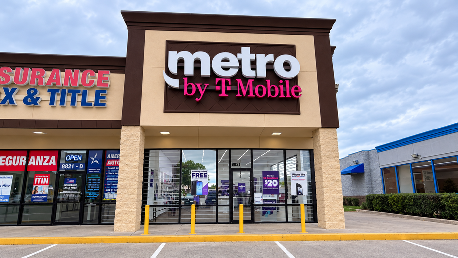 Metro by T-Mobile 8821 Antoine Dr - 8821 Antoine Dr 