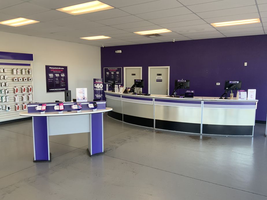 Metro by T-Mobile 5518 S 6th St - 5518 S 6th St