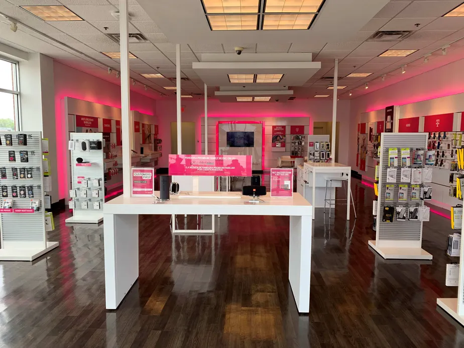Interior photo of T-Mobile Store at Montgomery Rd & Pkwy Dr., Mason, OH