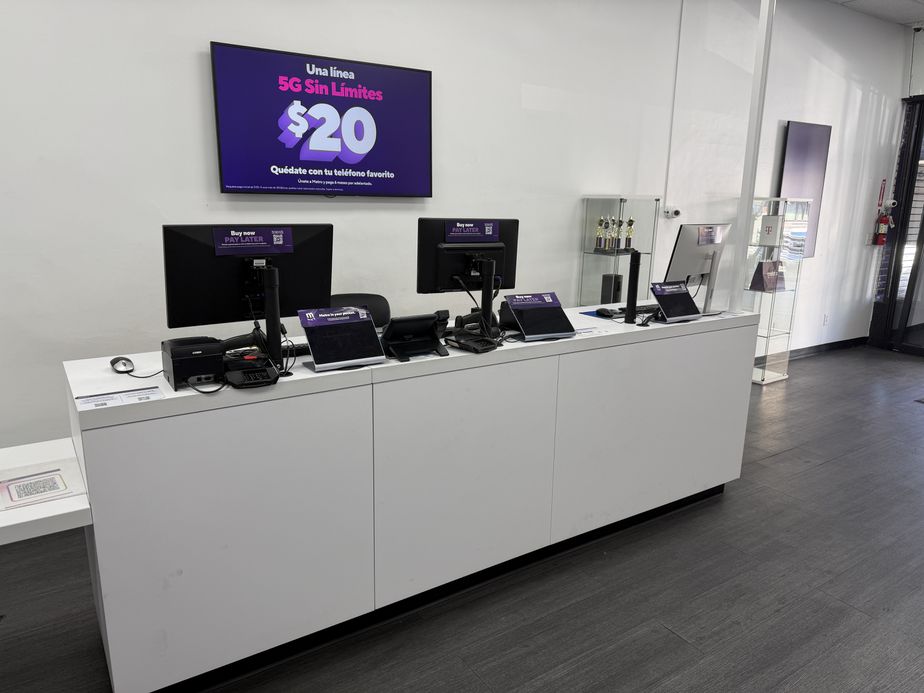 Metro by T-Mobile 6430 Pacific Blvd - 6430 Pacific Blvd 