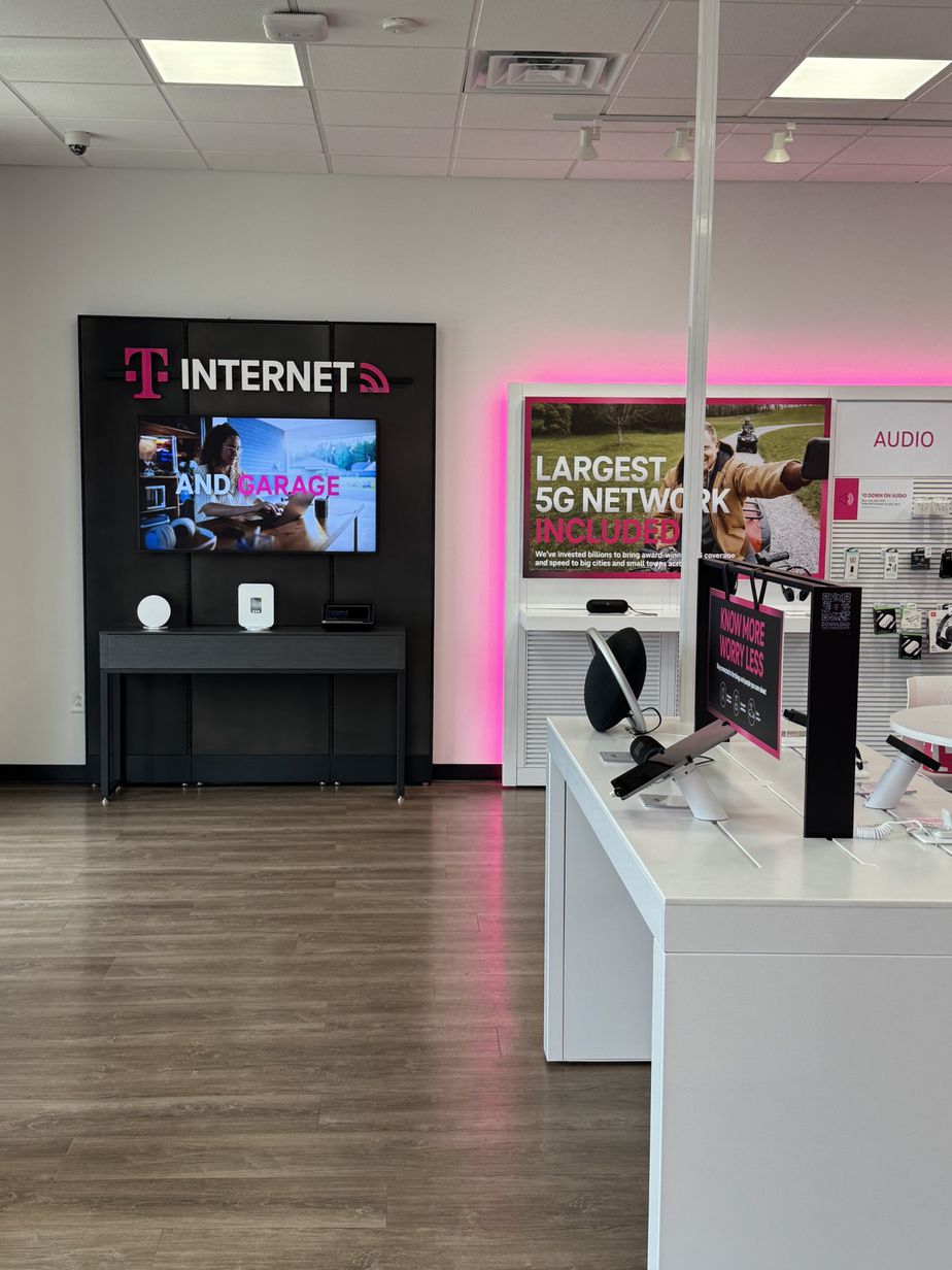 Interior photo of T-Mobile Store at US 45 & 14th Ave N, Columbus, MS
