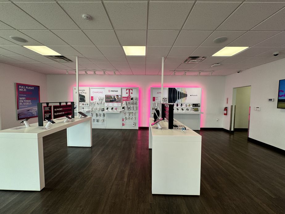 Interior photo of T-Mobile Store at Main & B, San Luis, AZ