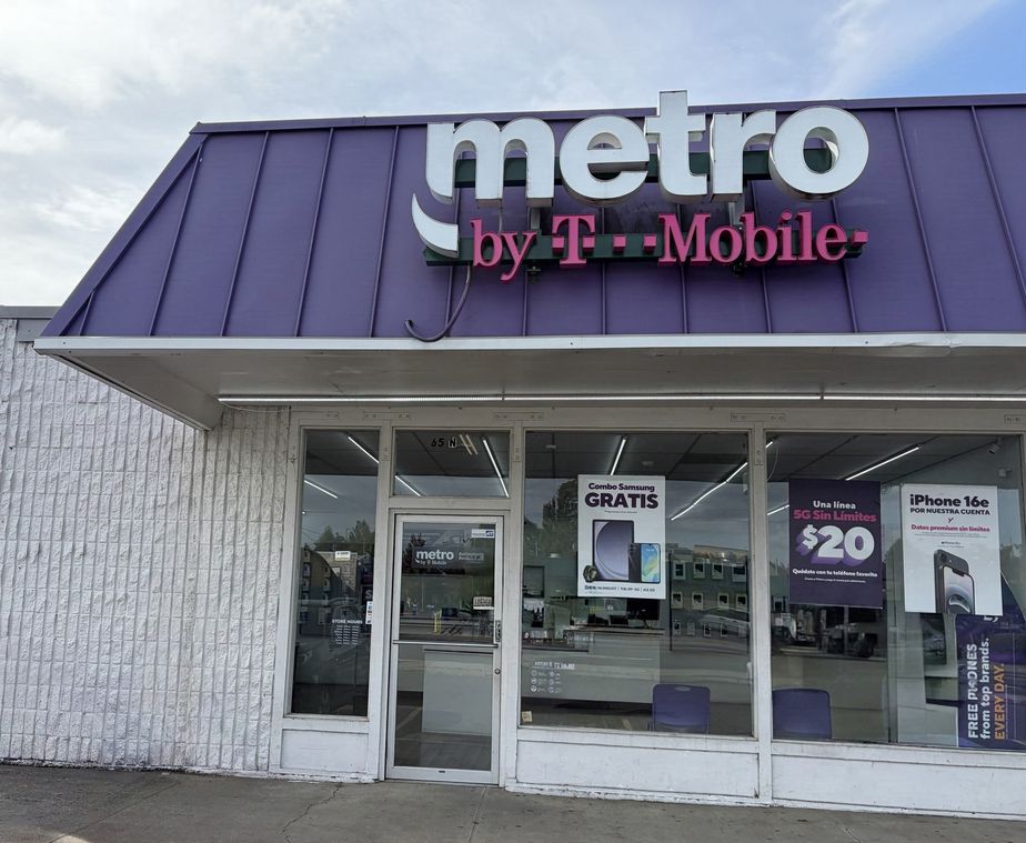 Metro by T-Mobile 65 N 10th Ave - 65 N 10th Ave