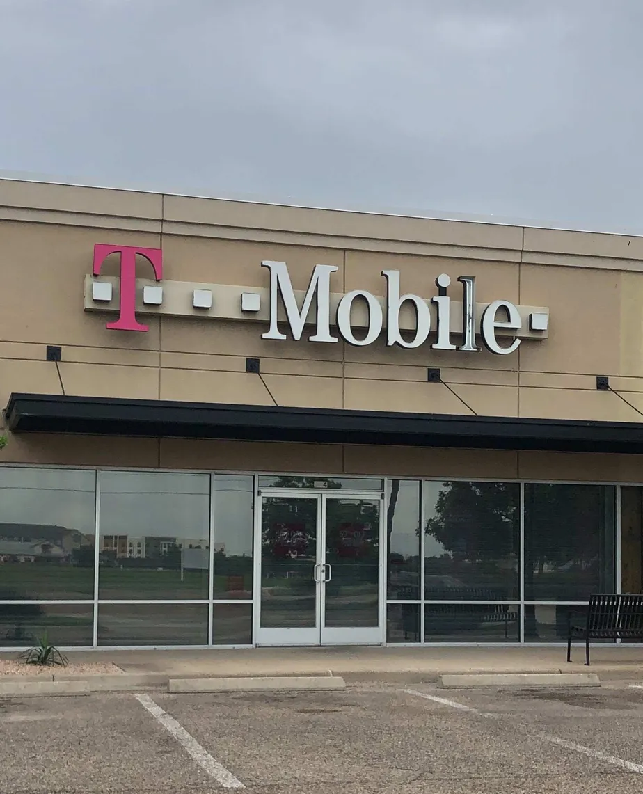 Exterior photo of T-Mobile store at I-35 & Hwy 6, Waco, TX