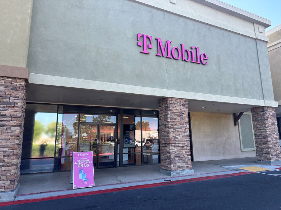 Exterior photo of T-Mobile Store at Dale Rd - Trader Joe's Center, Modesto, CA