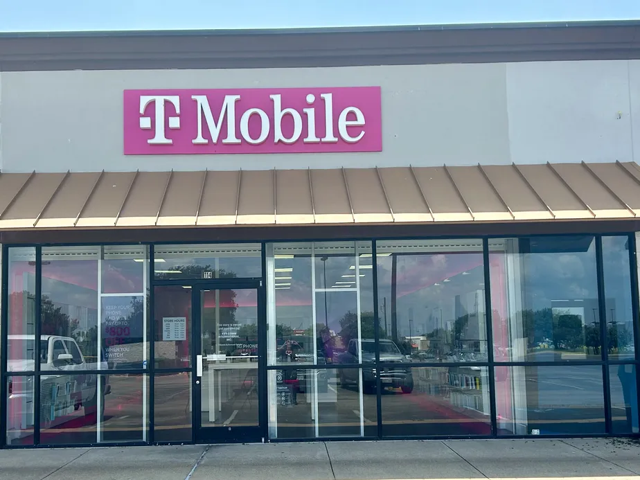  Exterior photo of T-Mobile Store at N Wolfe Nursery Rd & Washington St, Stephenville, TX 