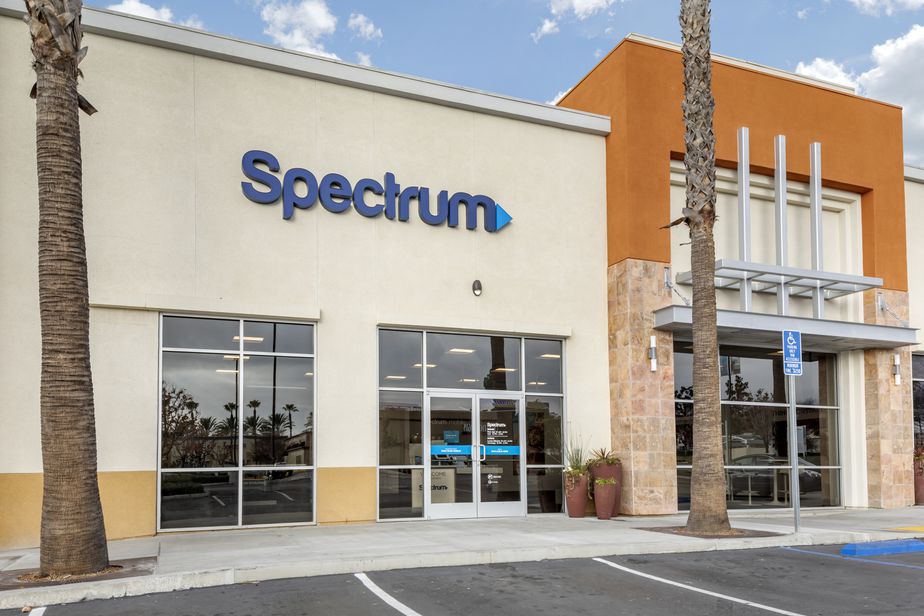 Spectrum - 15496 Whittier Blvd 