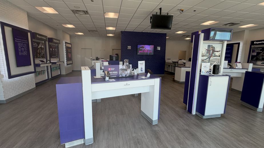 Metro by T-Mobile 5101 Bingle Rd - 5101 Bingle Rd 