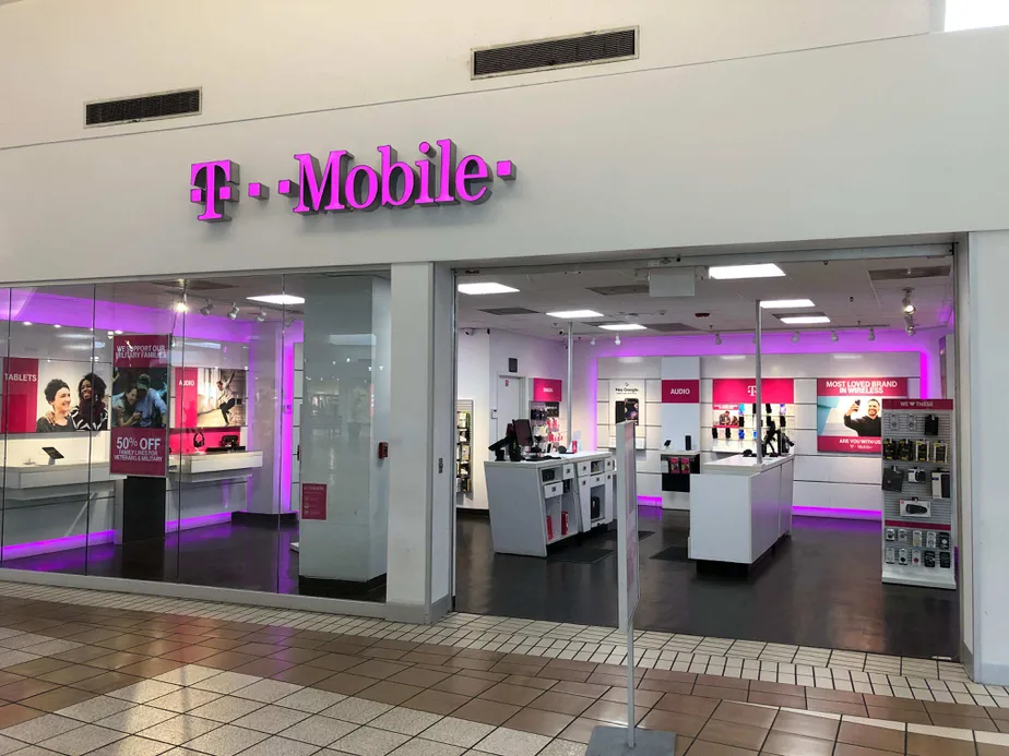 Exterior photo of T-Mobile store at Parkdale Mall 5, Beaumont, TX