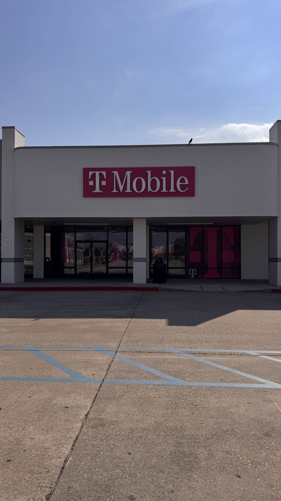 Exterior photo of T-Mobile Store at N Airline Hwy & S Airline Hwy, Gonzales, LA
