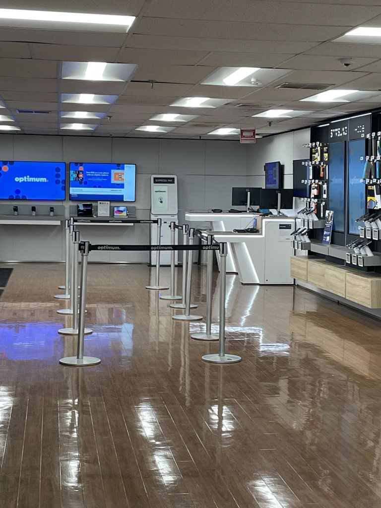 Brooklyn - E45th St 1260 Inside Store.jpg