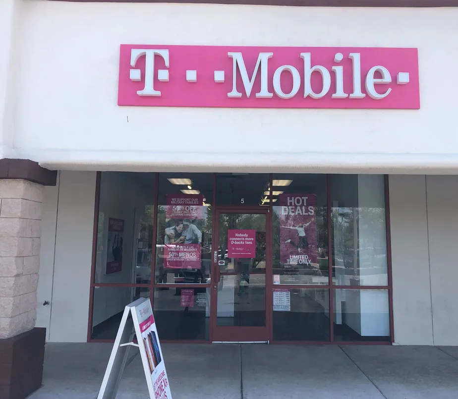 Exterior photo of T-Mobile store at W Ray Rd & N Rural Rd, Chandler, AZ
