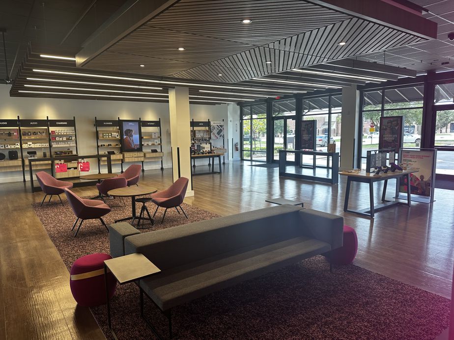 Interior photo of T-Mobile Store at Town Center Plaza, Leawood, KS