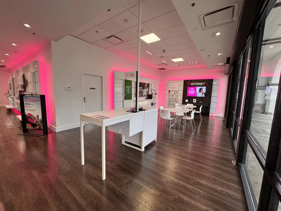  Interior photo of T-Mobile Store at Buffalo Speedway & Westpark Dr, Houston, TX 