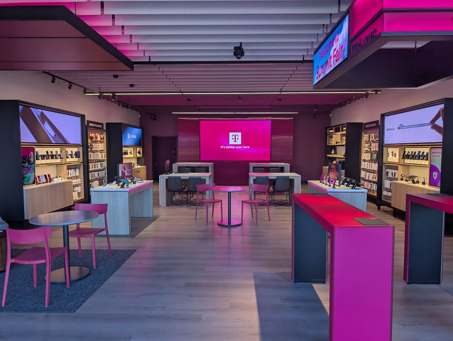  Interior photo of T-Mobile Store at Douglas & Mulberry, LEES SUMMIT, MO 
