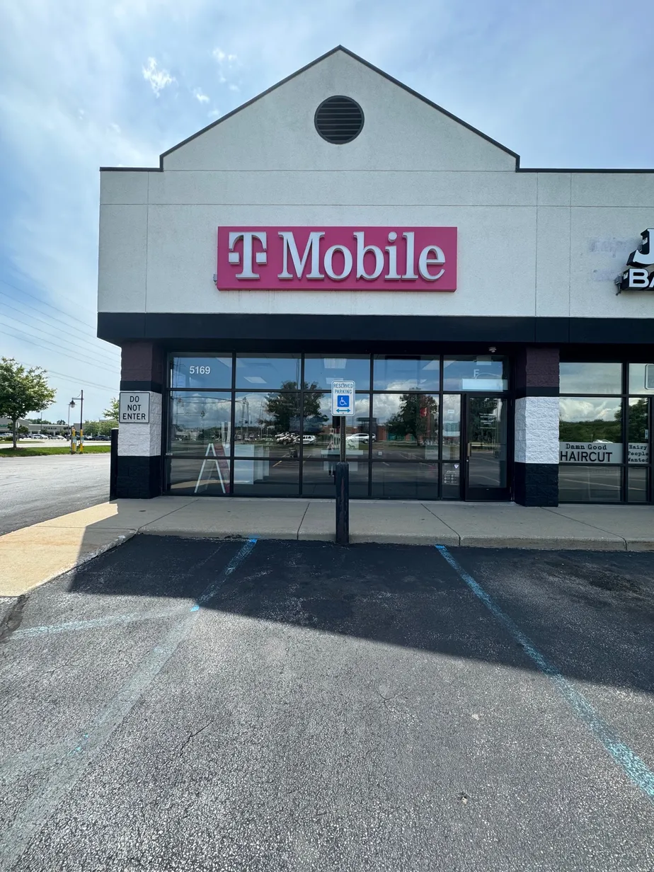  Exterior photo of T-Mobile Store at Harvey St & Independence Dr, Norton Shores, MI 