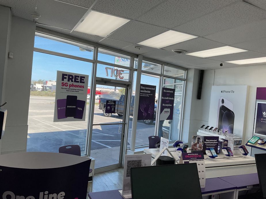 Metro by T-Mobile 3017 Kentucky Ave - 3017 Kentucky Ave 