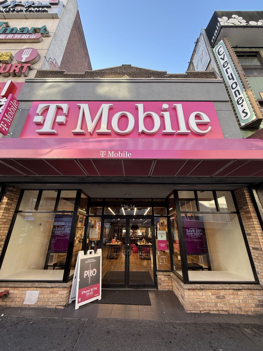 Exterior photo of T-Mobile Store at 86th & Bay Pkwy, Brooklyn, NY
