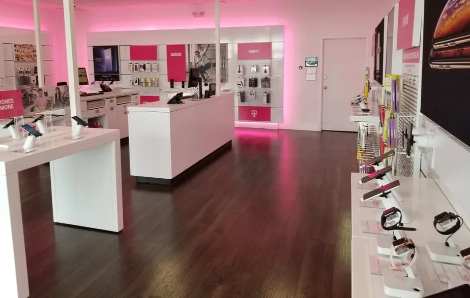 Interior photo of T-Mobile Store at N Bend Rd & I-275, Hebron, KY