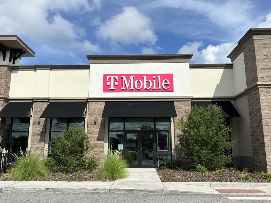  Exterior photo of T-Mobile Store at Highway 19 & Embassy Blvd, Port Richey, FL 