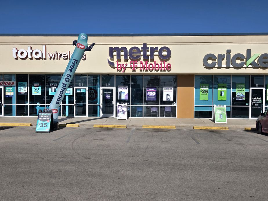 Metro by T-Mobile 9417 Alameda Ave - 9417 Alameda Ave 