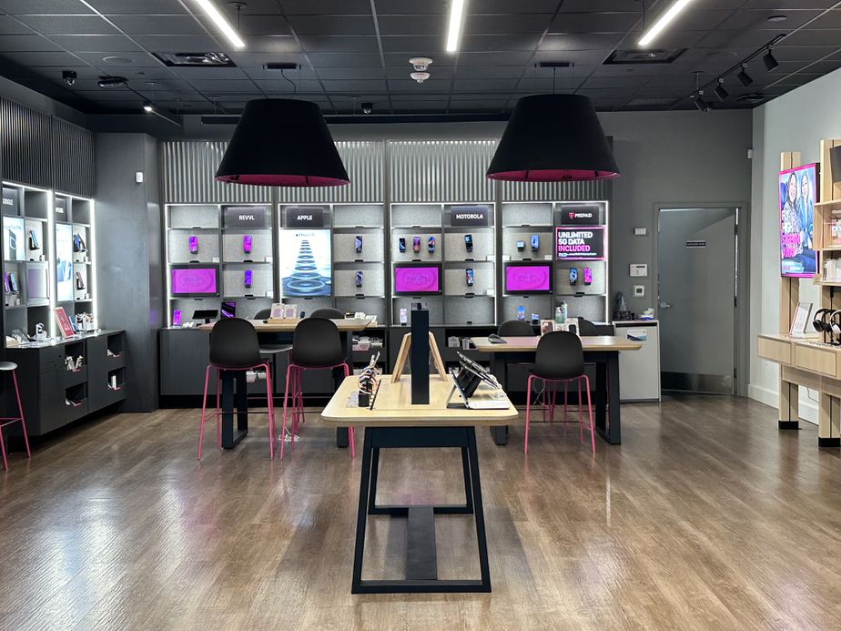 Interior photo of T-Mobile Store at Bridgewater Commons, Bridgewater, NJ