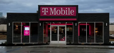  Exterior photo of T-Mobile Store at US 412 & Charles Blackburn, Mountain Home, AR 