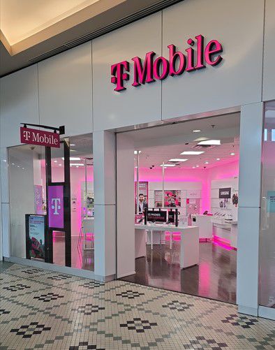 Exterior photo of T-Mobile Store at Pembroke Lakes Mall, Pembroke Pines, FL