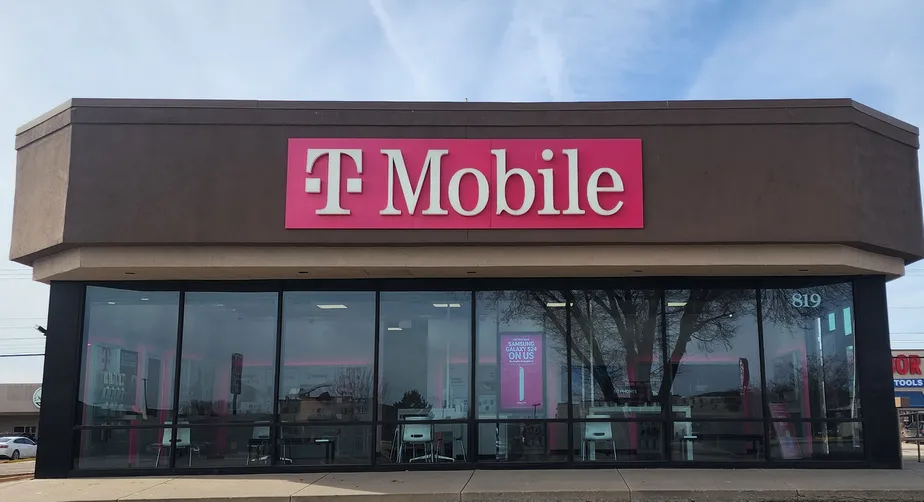 Foto del exterior de la tienda T-Mobile en Hwy 491 & Metro, Gallup, NM