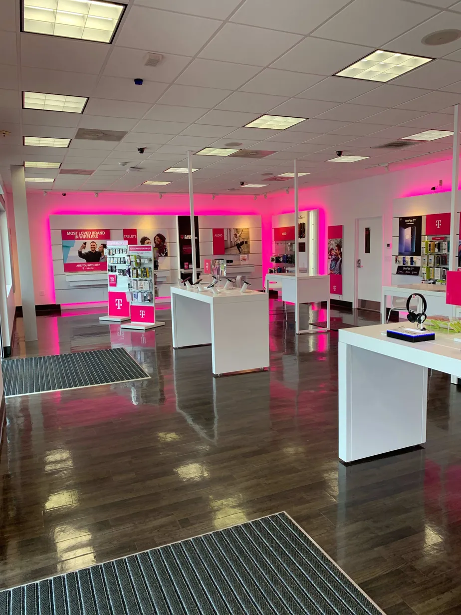 T-Mobile N Roan St & Browns Mill Rd | Johnson City, TN